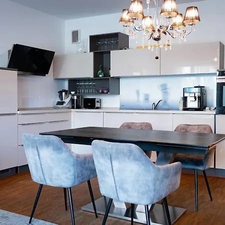 Apartment Luxus-wohnung, 2 Terrassen, Zentral, Parkplatz Düsseldorf