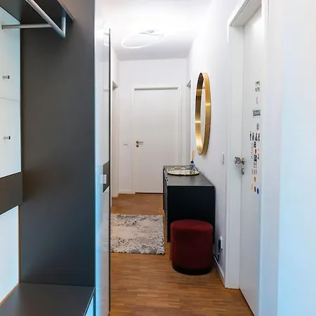 Luxus-wohnung, 2 Terrassen, Zentral, Parkplatz * Dusseldorf