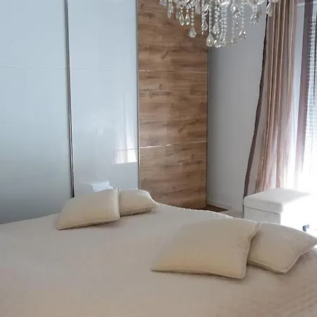 Luxus-wohnung, 2 Terrassen, Zentral, Parkplatz Dusseldorf
