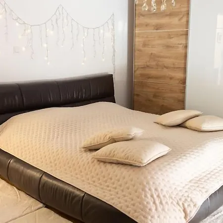 Luxus-wohnung, 2 Terrassen, Zentral, Parkplatz * Dusseldorf